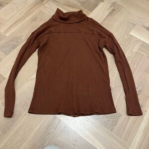Doe & Rae Brown Turtleneck Sweater
